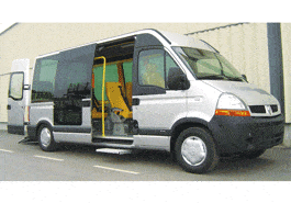 V�hicule de transport de personnes � mobilit� r�duite