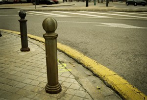 potelet et borne de stationnement